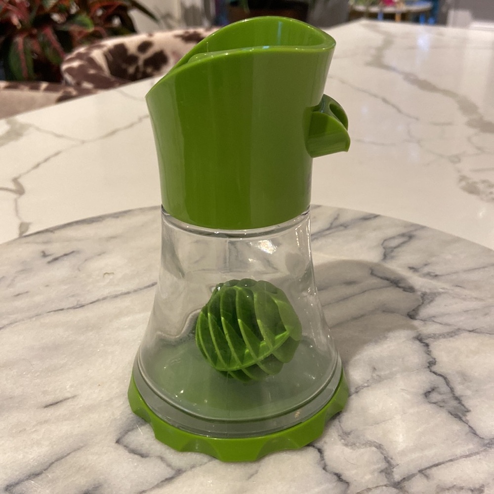 Kuhn Rikon Oil and Vinegar Shaker Cruet Jar with Green Lid, Base and Mixing Ball - Picture 2 of 4